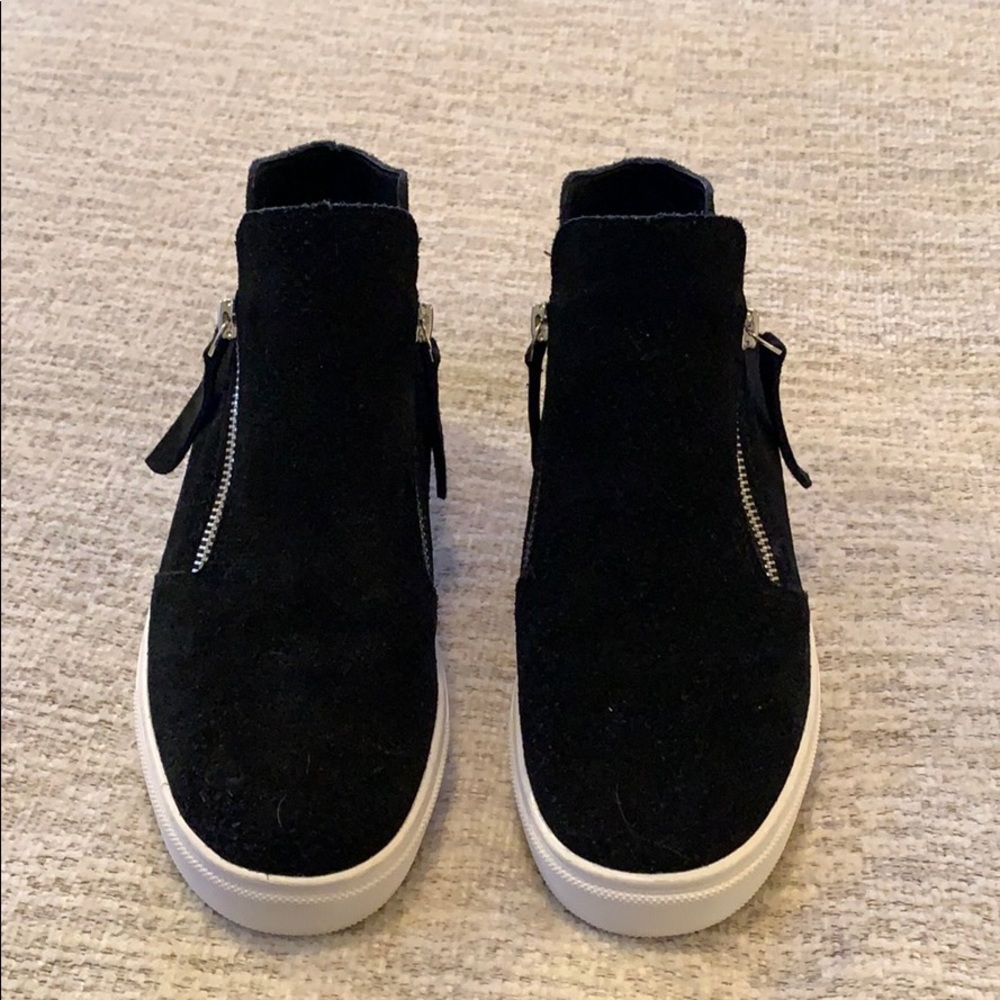 Black Steve Madden Sneakers